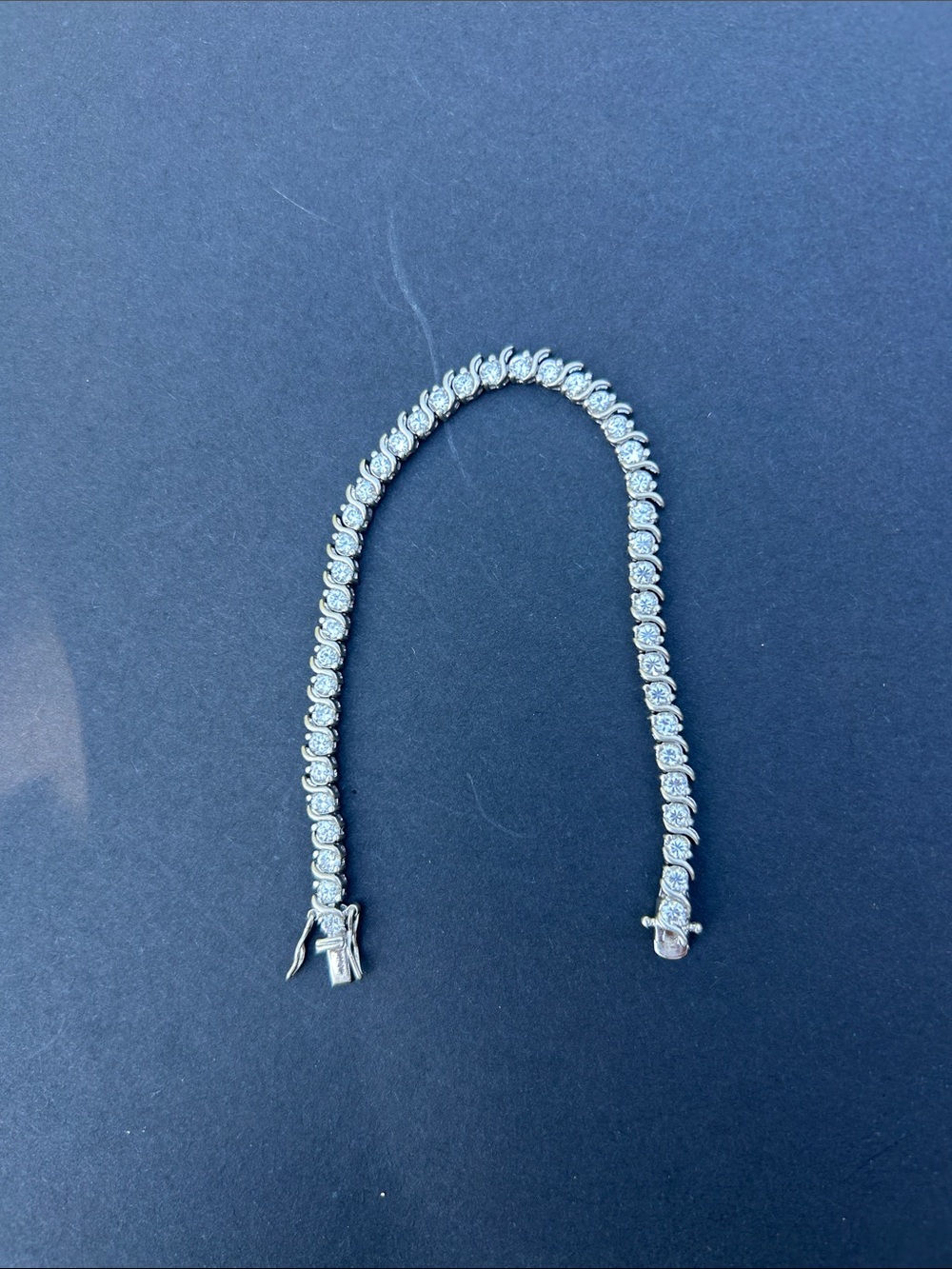 Tennis bracelet